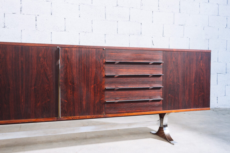 Enfilade René-Jean Caillette édition Charron en palissandre de Rio. Modèle "Sylvie"