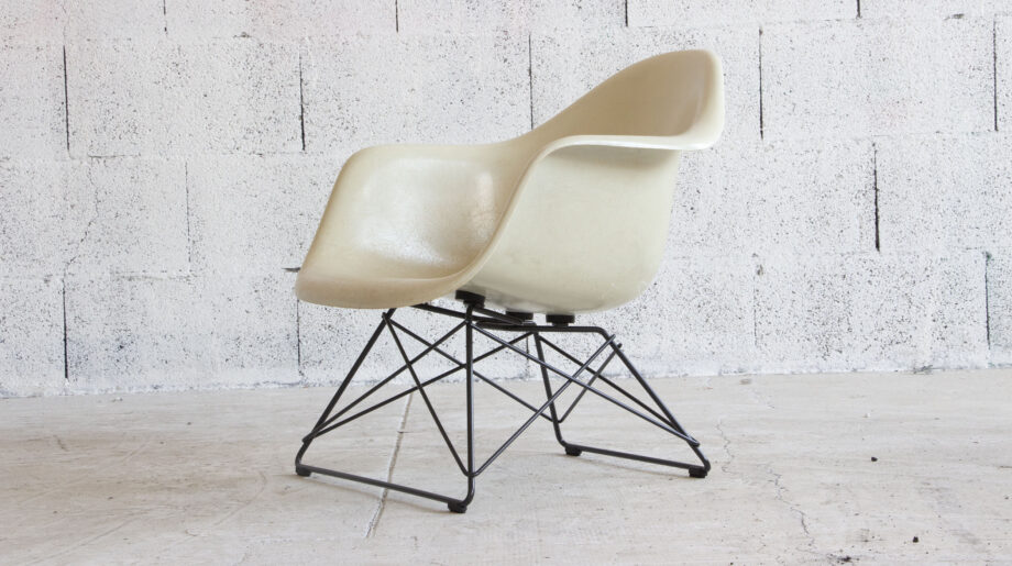 Fauteuil LAR Charles et Ray Eames édition Herman Miller Mobilier International