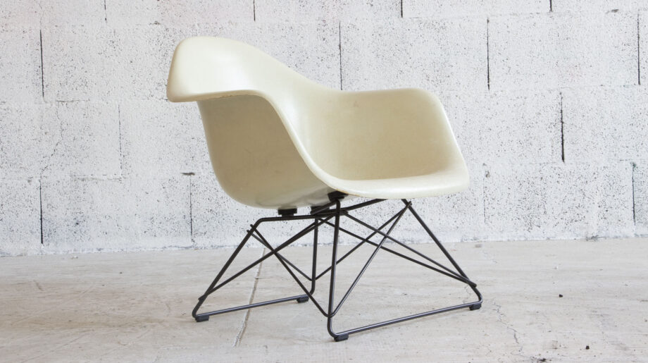 Fauteuil LAR Charles et Ray Eames édition Herman Miller Mobilier International