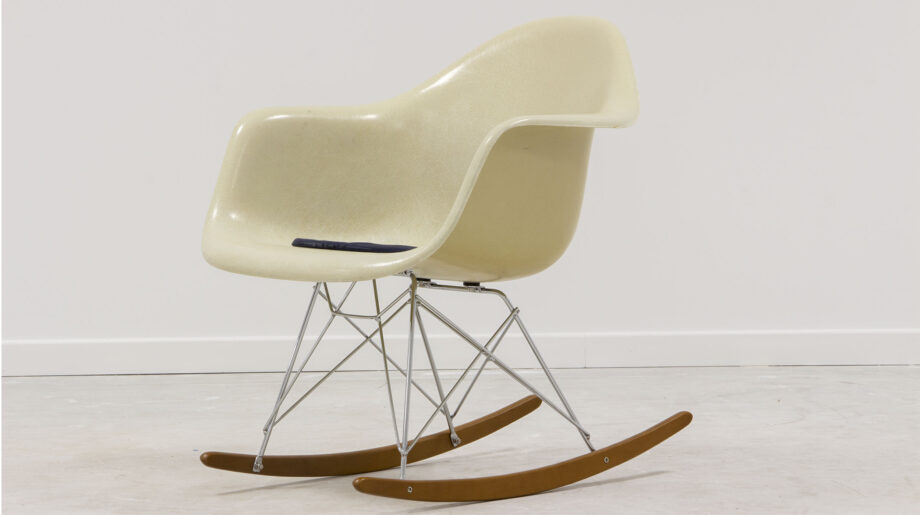 Fauteuil à bascule RAR Charles et Ray Eames édition Herman Miller