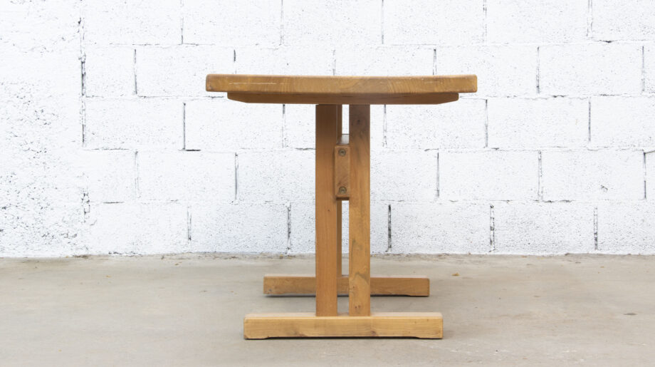 Table Les Arcs de Charlotte Perriand en orme
