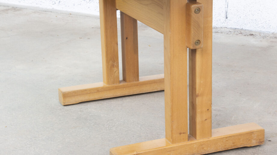 Table Les Arcs de Charlotte Perriand en orme