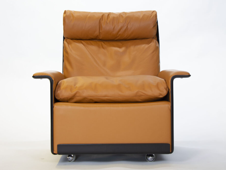 Lounge chair Dieter Rams RZ 62 et son ottoman édition Vitsoe