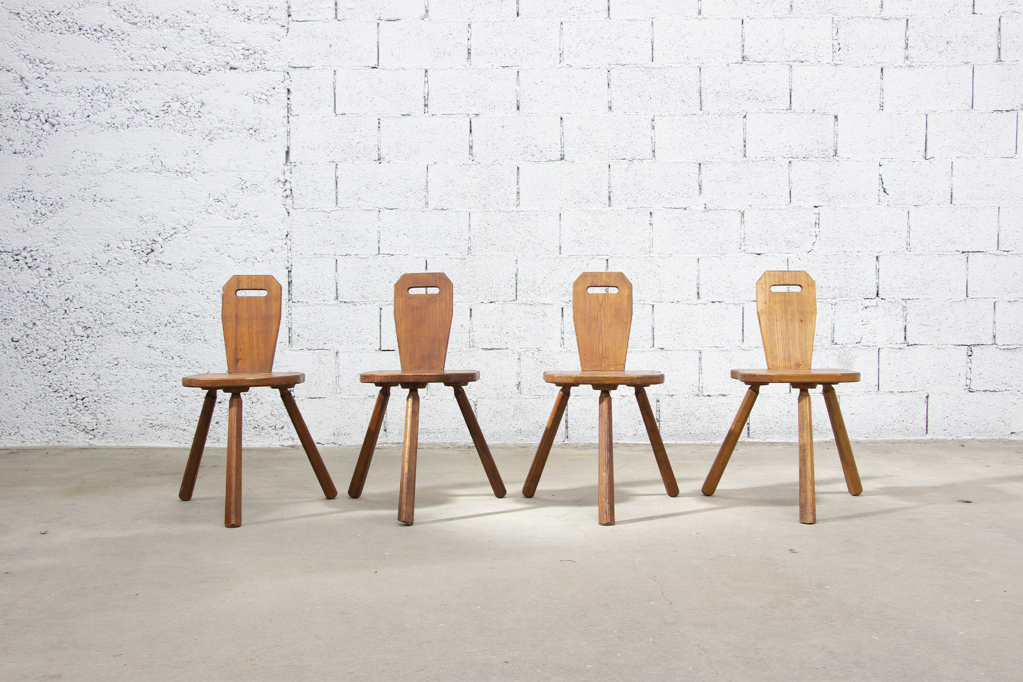 chaises-brutalistechaises-vintage-brutaliste-old-design-1