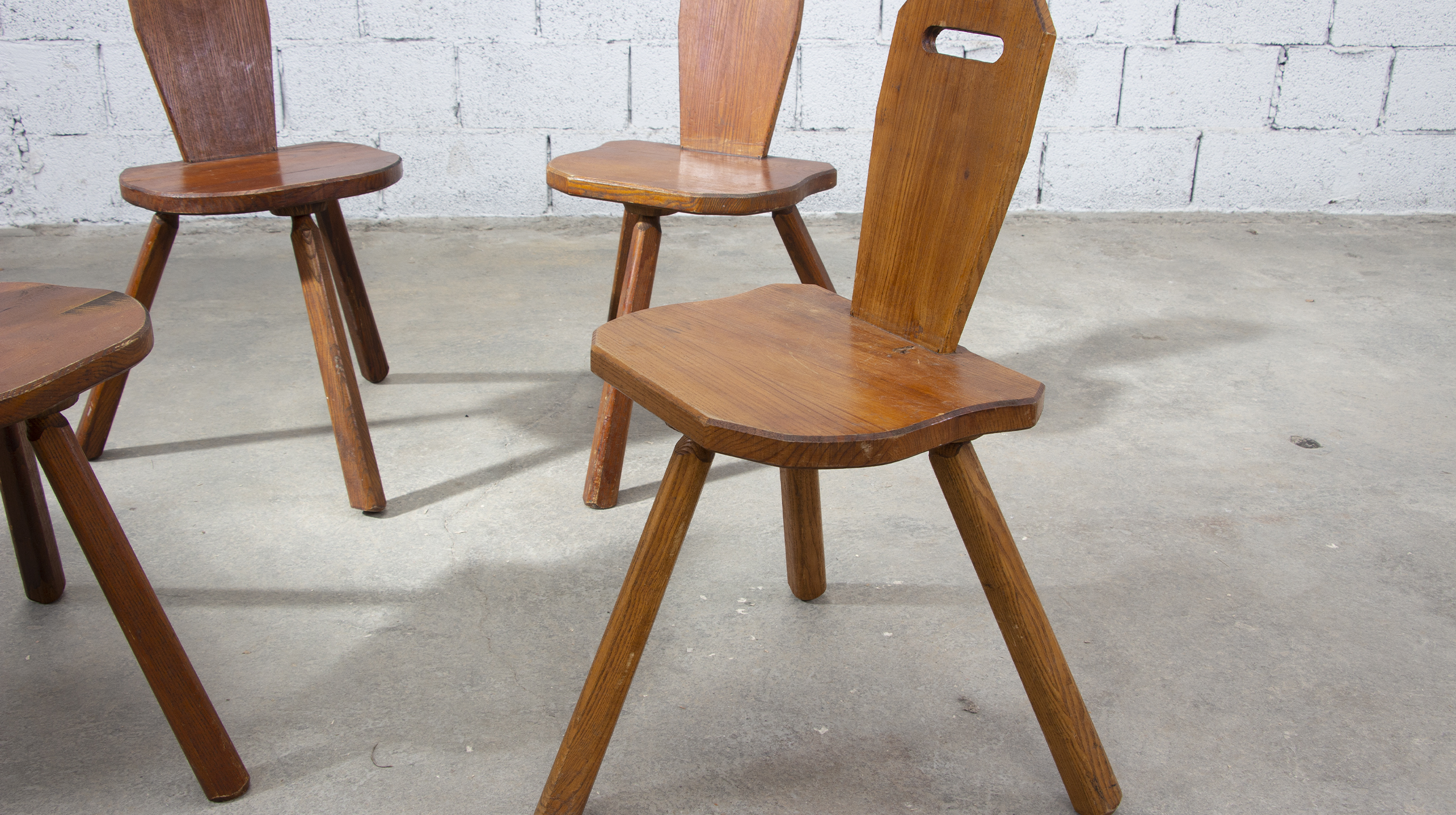 chaises-brutalistechaises-vintage-brutaliste-old-design-6
