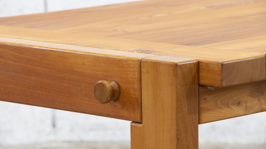 Table vintage en orme massif édition Maison Regain