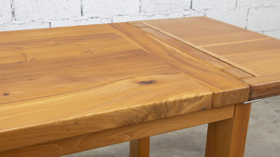 Table vintage en orme massif édition Maison Regain