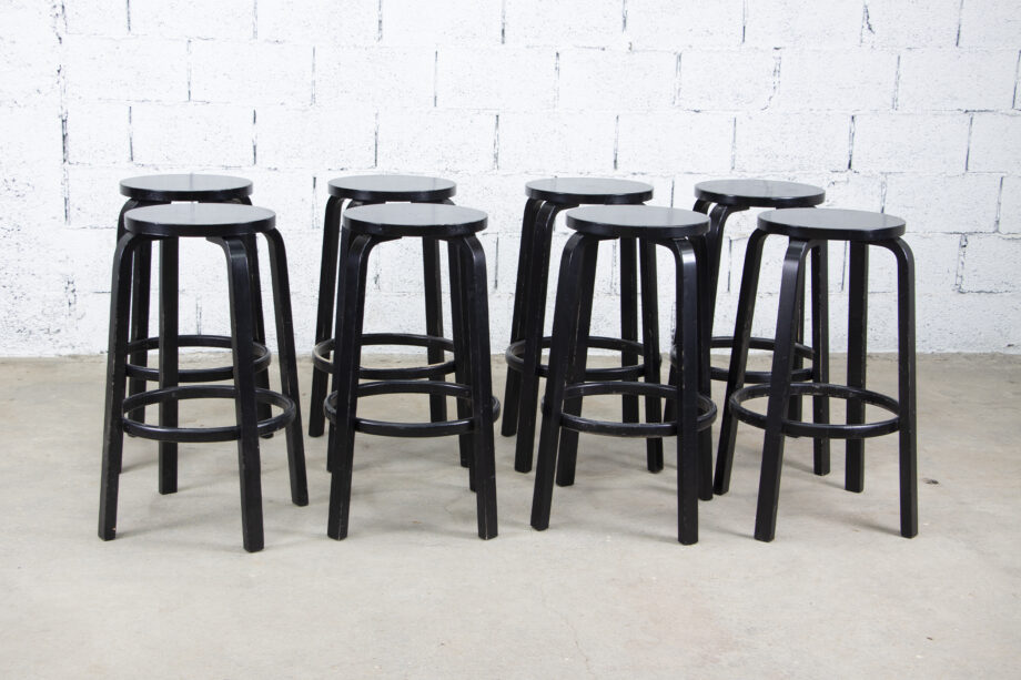 Tabouret Alvar Aalto édition Artek modèle 64