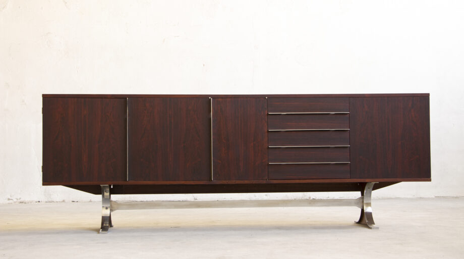 Enfilade René-Jean Caillette édition Charron en palissandre de Rio. Modèle "Sylvie"