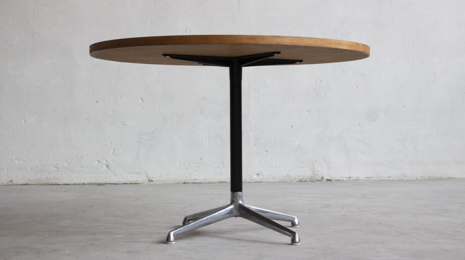 Table de Ray et Charles Eames édition Herman Miller