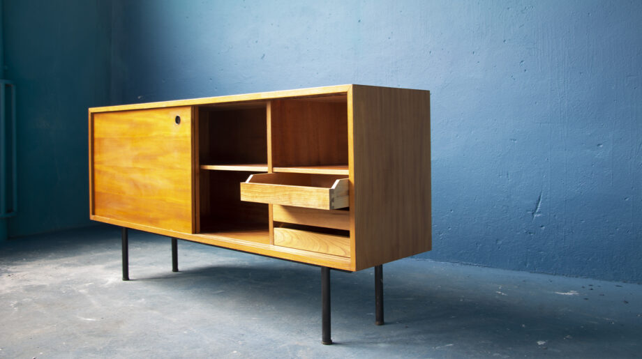 Enfilade en orme de Gaëtan Frontisi édition Meuble TV, 1953.