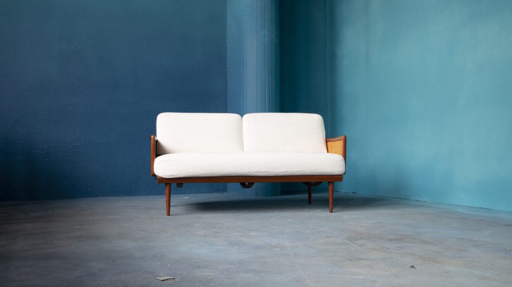sofa-vintage-scandinave-peter-hvidt-fd-451-france-and-son-daybed-danois-teck-danish-sofa-orla-Mølgaard-nielsen-Daverkosen-cannage-rotin-teak-scandinavian-denmark-danemark-tissu-bouclette-old-design-lyon-paris-10