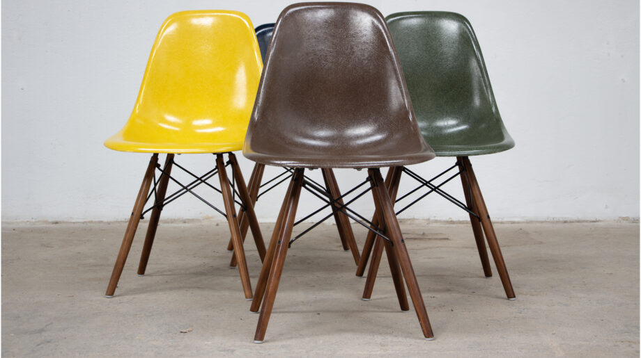 chaise-dsw-Eames-Herman-Miller-fibre-verre-noyer