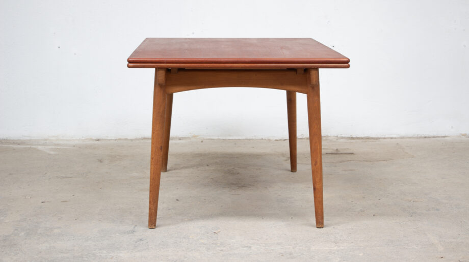 Table Danoise Hans Wegner AT 312 pour  Andreas Tuck