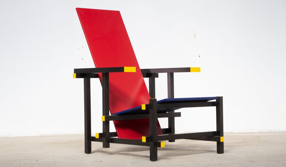 gerrit-rietveld-red-blue-chair-vintage-fauteuil-armchair-cassina-old-design-midcentury-de-stijl