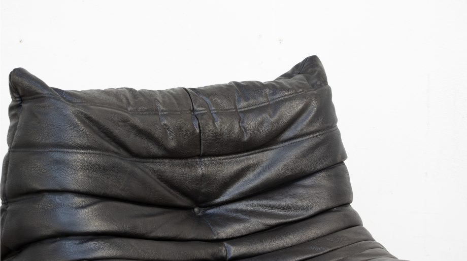 Fauteuil et ottoman Togo Ligne Roset de Michel Ducaroy