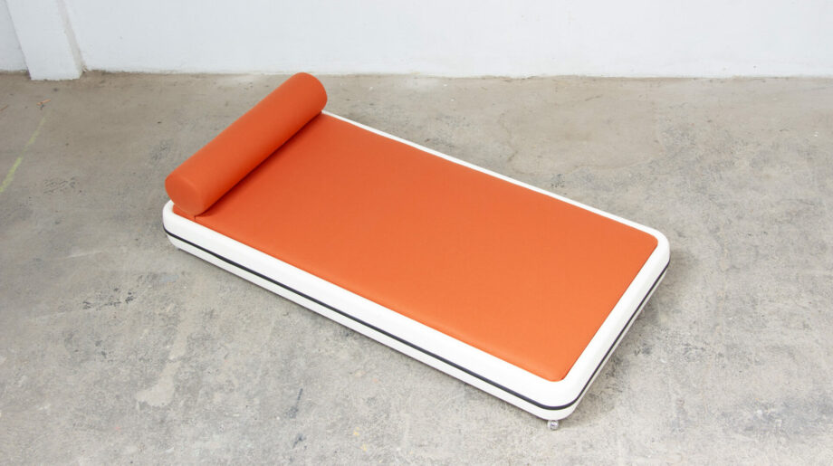 daybed-bed-lit-repos-vintage-marc-held-prisunic-merrat-fibre-verre-fiberglasss-space-age-midcentury-french-design-seventies-70-ölddesign