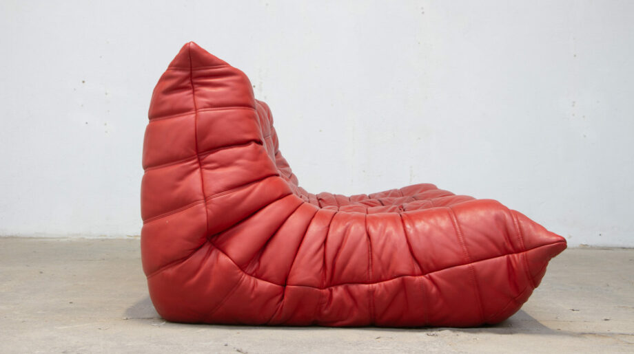 canapé-sofa-togo-ligne-roset-michel-ducaroy-vintage-1970-armchair-chair-leather-rouge-red-ölddesign