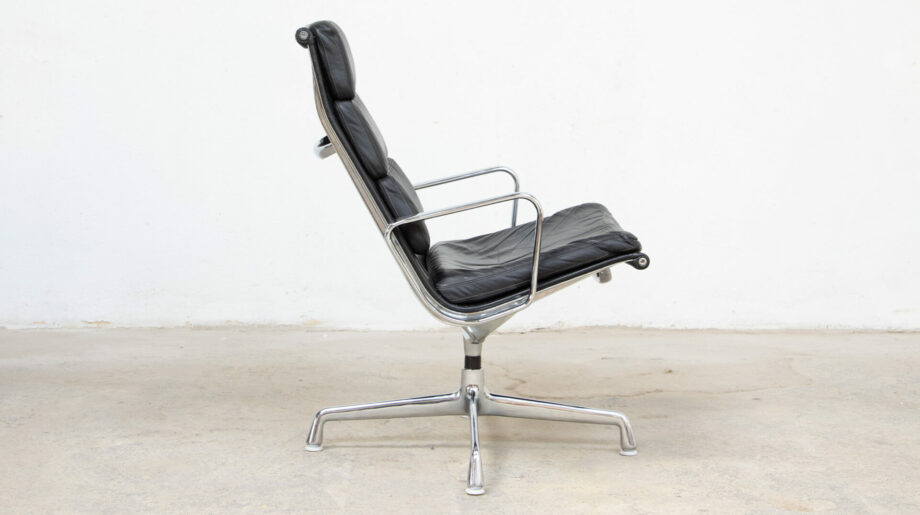 fauteuil-bureau-vintage-soft-pad-eames-herman-miller-vitra-EA-olddesign-216-cuir-leather-armchair-lounge-ray-charles