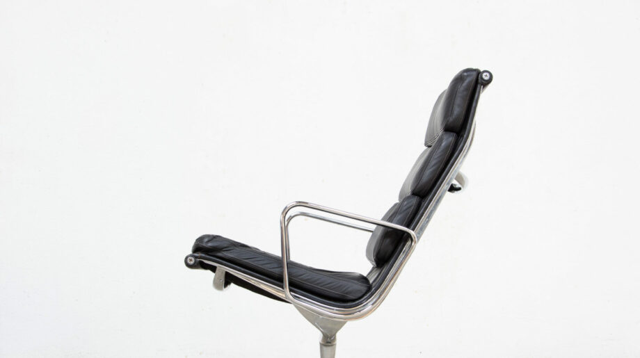 fauteuil-bureau-vintage-soft-pad-eames-herman-miller-vitra-EA-olddesign-216-cuir-leather-armchair-lounge-ray-charles