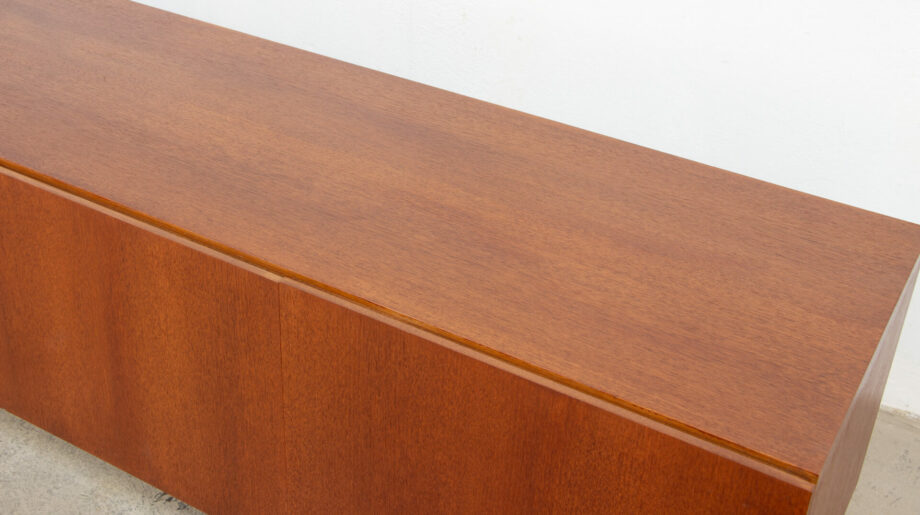 olddesign-enfilade-vintage- B40- Dieter- waeckerlin-behr-teack-teak-sideboard-b-40-credenza-buffet