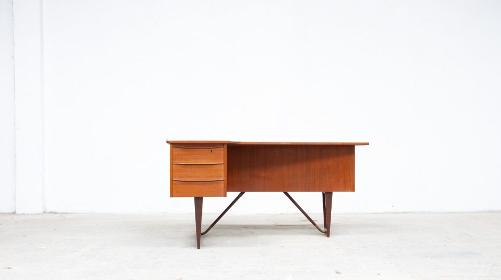 bureau-vintage-desk-danish-modern-teck-teak-peter-lovig-nielsen-1964-danois-scandinave-boomrang-ölddesign