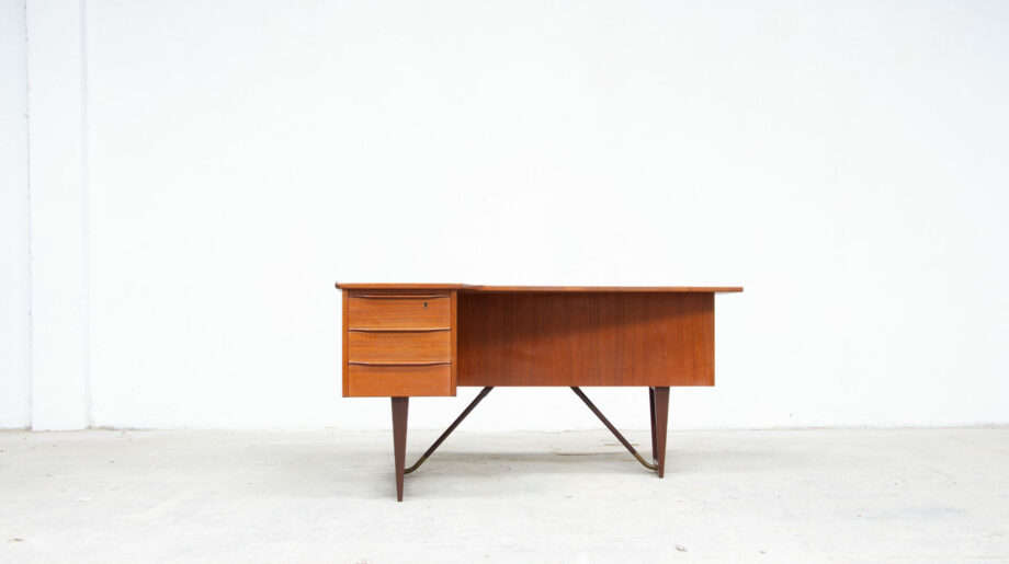 bureau-vintage-desk-danish-modern-teck-teak-peter-lovig-nielsen-1964-danois-scandinave-boomrang-ölddesign