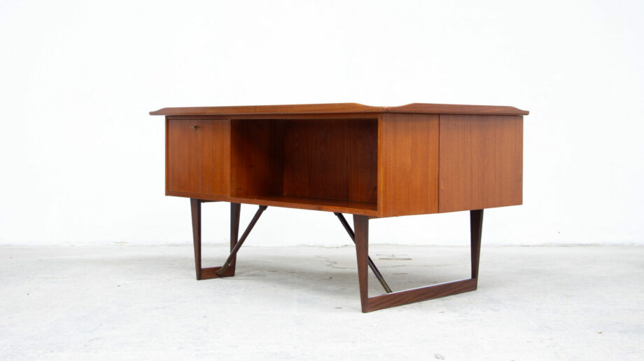 bureau-vintage-desk-danish-modern-teck-teak-peter-lovig-nielsen-1964-danois-scandinave-boomrang-ölddesign