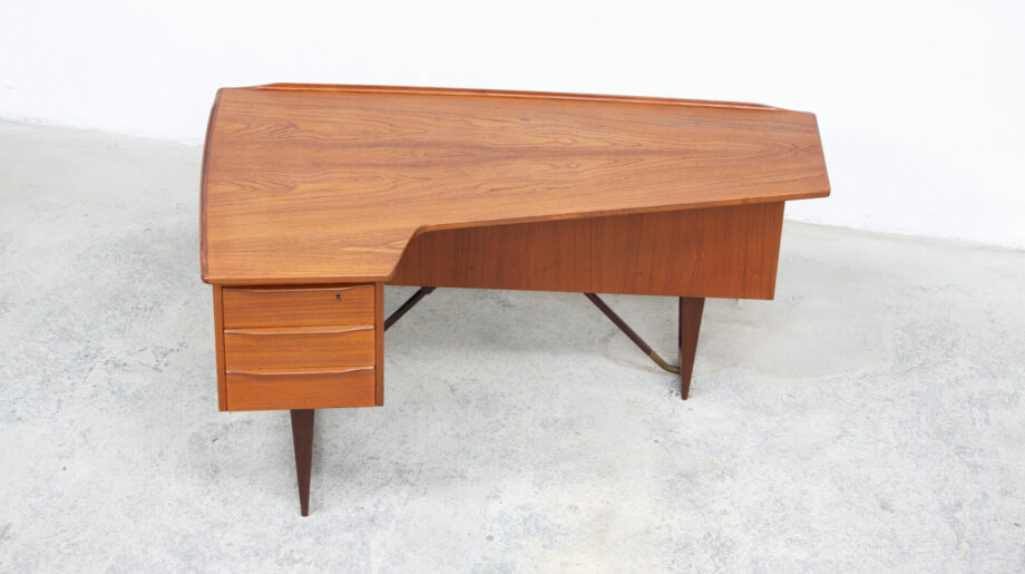 bureau-vintage-desk-danish-modern-teck-teak-peter-lovig-nielsen-1964-danois-scandinave-boomrang-ölddesign