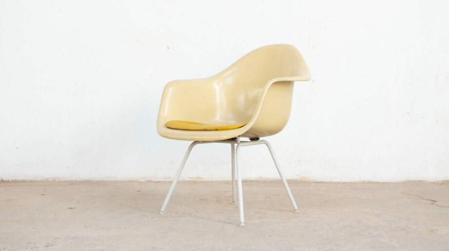 chaise-chair-dax-Eames-Herman-Miller-fibre-verre-vintage-ölddesign-armchair-vitra-midcentury
