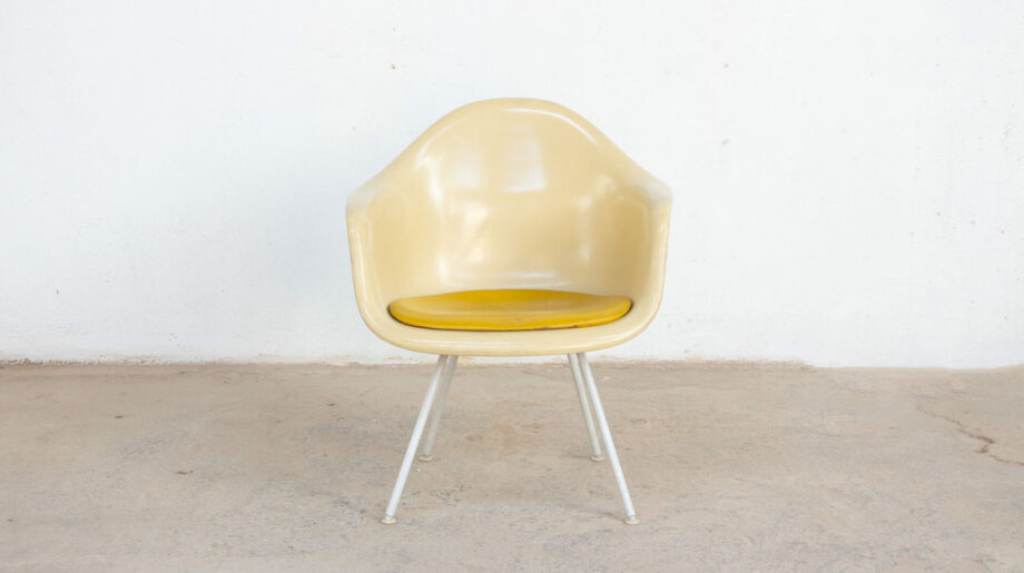 chaise-chair-dax-Eames-Herman-Miller-fibre-verre-vintage-ölddesign-armchair-vitra-midcentury