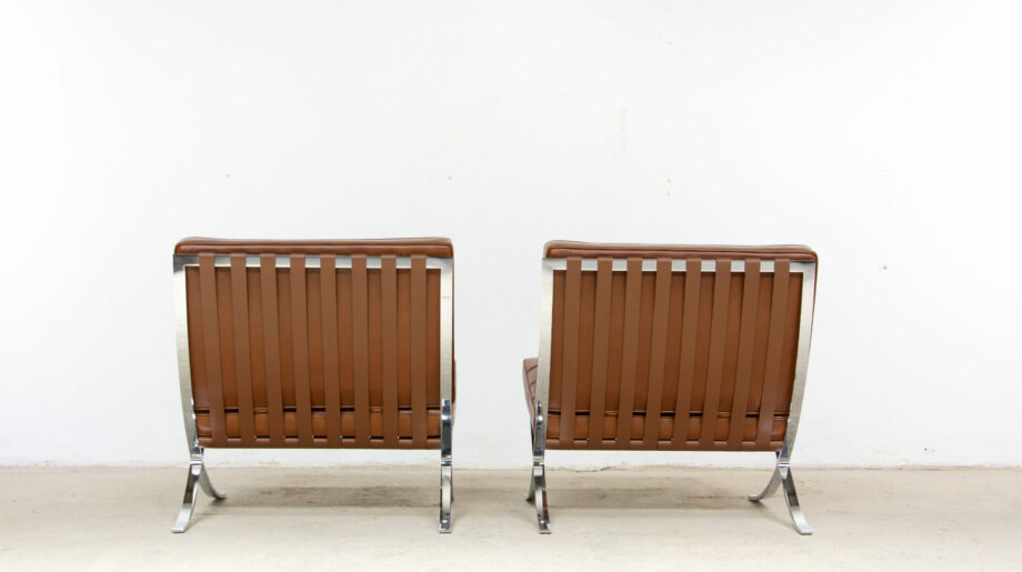fauteuils-chair-barcelona-knoll-international-ludwig-mies-van-der-rohe-leather-cuir-cognac-brown-ottoman-ölddesign-midcentury-bauhaus-moderniste