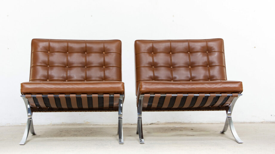 fauteuils-chair-barcelona-knoll-international-ludwig-mies-van-der-rohe-leather-cuir-cognac-brown-ottoman-ölddesign-midcentury-bauhaus-moderniste