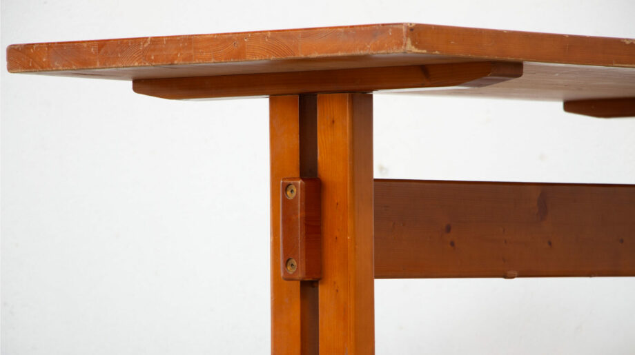 table-dining-charlotte-perriand-pin-les-arcs-france-french-design-olddesign-1960-pine