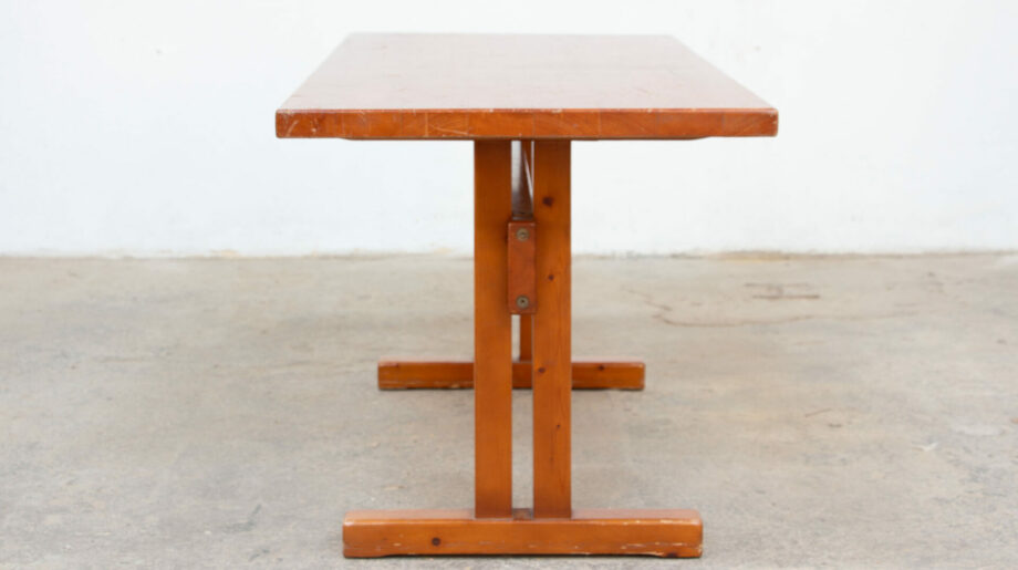 table-dining-charlotte-perriand-pin-les-arcs-france-french-design-olddesign-1960-pine