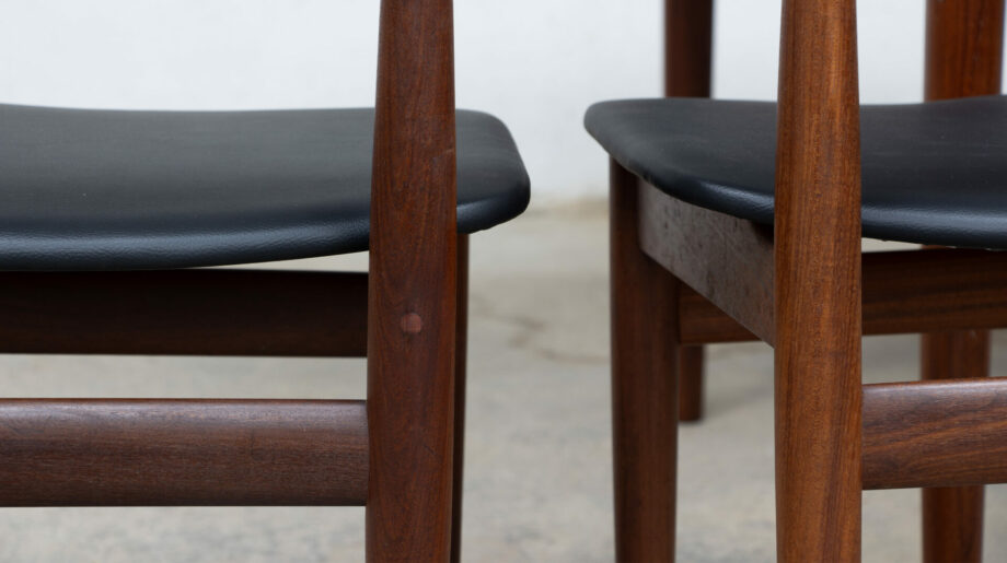 table-scandinave-chaises-vintage-lyon-hans-olsen-roundette-danoise-frem-rojle-teck-danish-modern-scanidnavian-teak-midcentury-dining-olddesign-XX-mobilier-set-chair