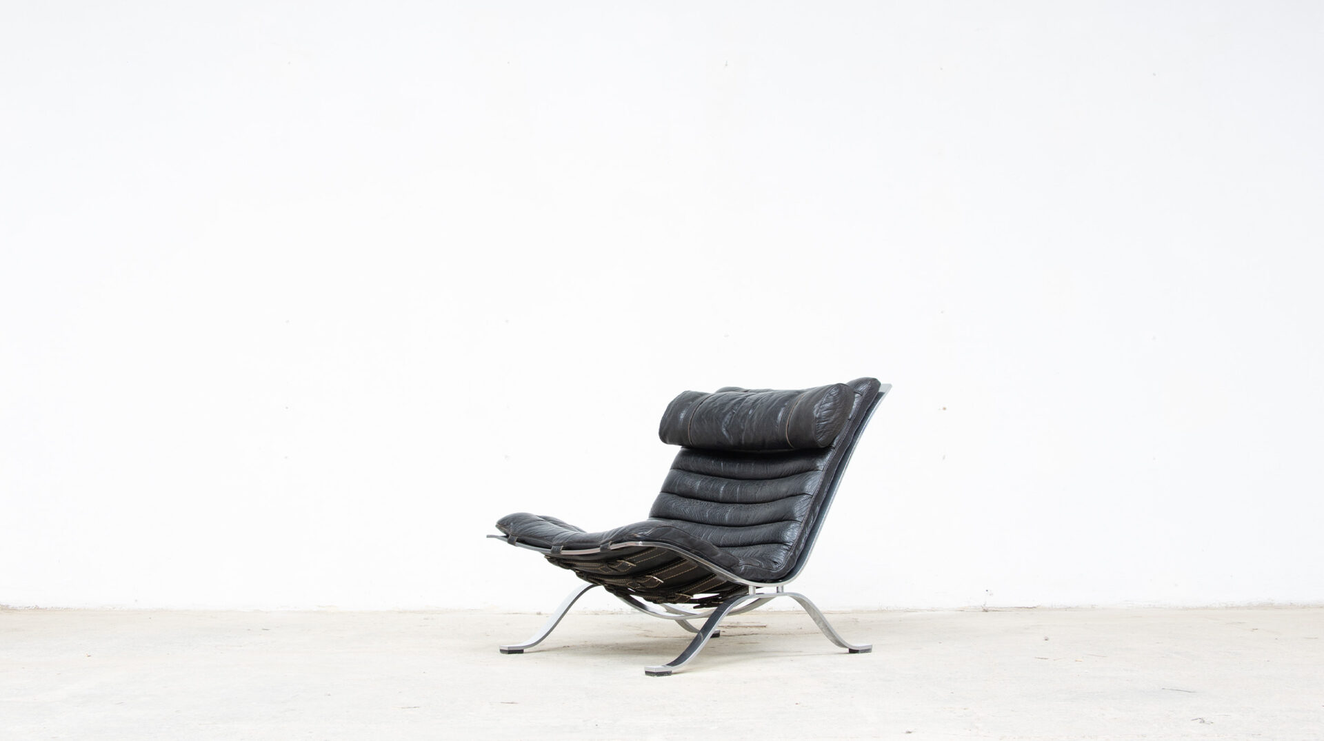 lounge-chair-arne-norell-ari-fauteuil-armchair-cuir-noir-leather-black-suedois-sweden-danish-modern-mid-century-old-design-1960-ölddesign