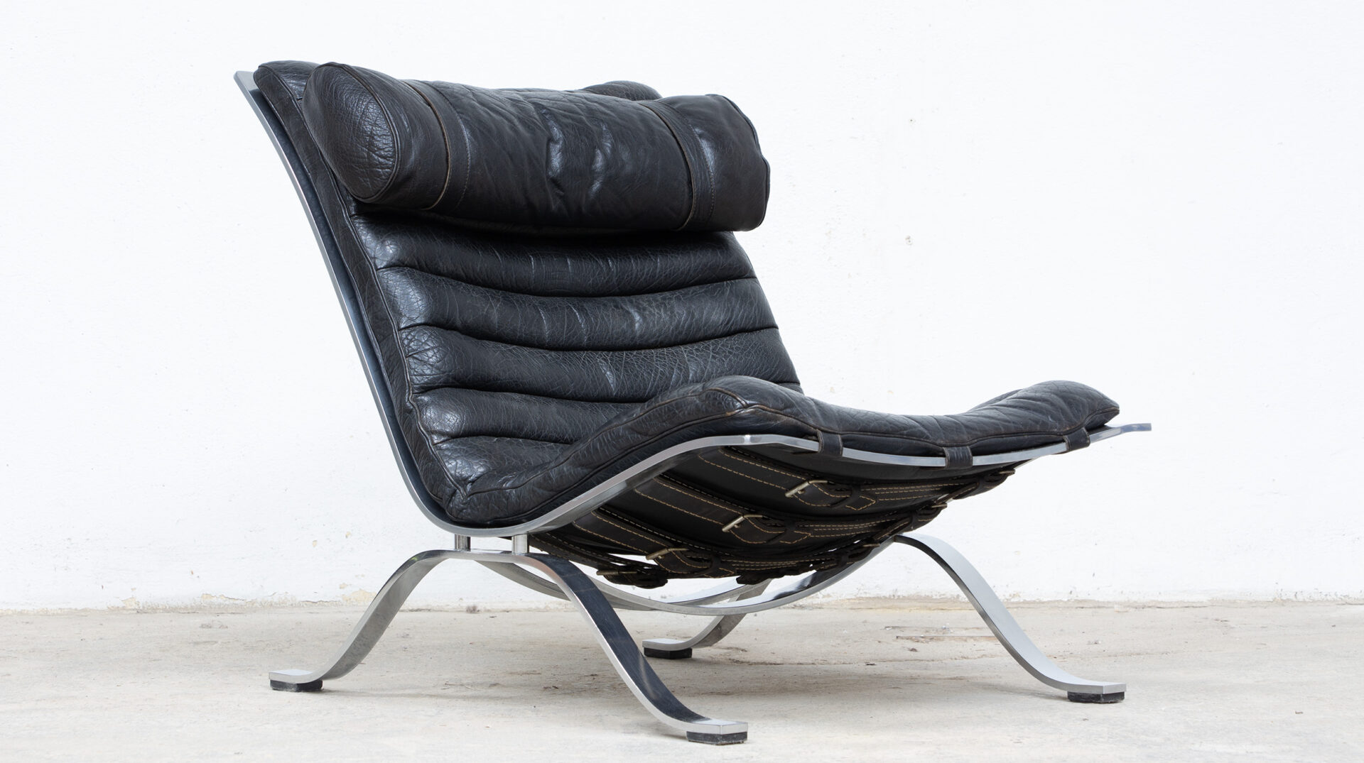lounge-chair-arne-norell-ari-fauteuil-armchair-cuir-noir-leather-black-suedois-sweden-danish-modern-mid-century-old-design-1960-ölddesign