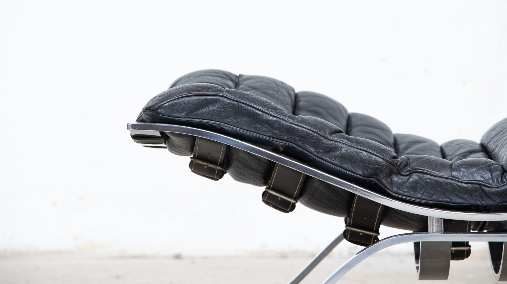 lounge-chair-arne-norell-ari-fauteuil-armchair-cuir-noir-leather-black-suedois-sweden-danish-modern-mid-century-old-design-1960-ölddesign