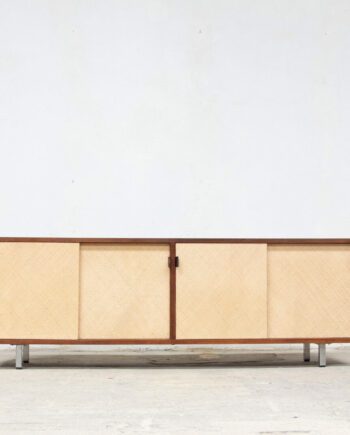 enfilade-sideboard-vintage-knoll-florence-international-noyer-walnut-moderniste-moderne-credenza-ölddesign-american-mid-century-raffia-rattan-raphia-osier-116