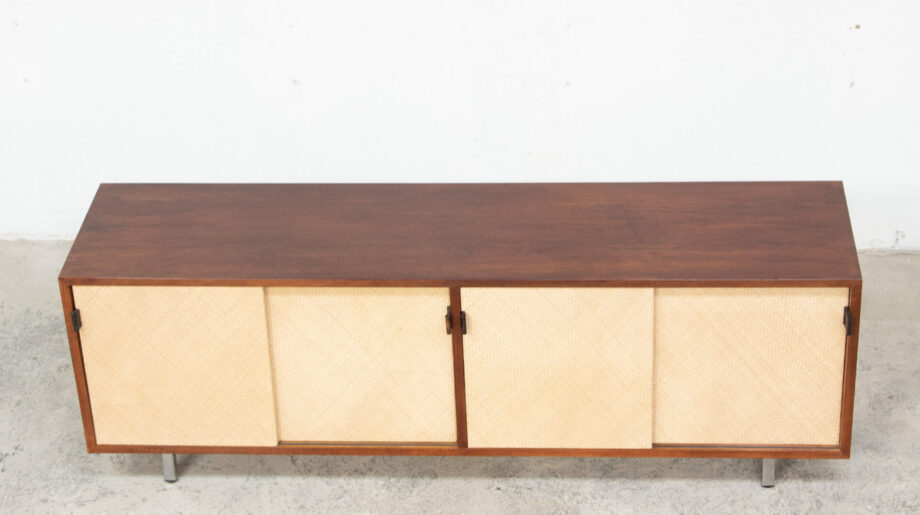 enfilade-sideboard-vintage-knoll-florence-international-noyer-walnut-moderniste-moderne-credenza-ölddesign-american-mid-century-raffia-rattan-raphia-osier-116