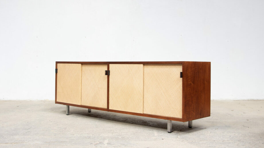 enfilade-sideboard-vintage-knoll-florence-international-noyer-walnut-moderniste-moderne-credenza-ölddesign-american-mid-century-raffia-rattan-raphia-osier-116