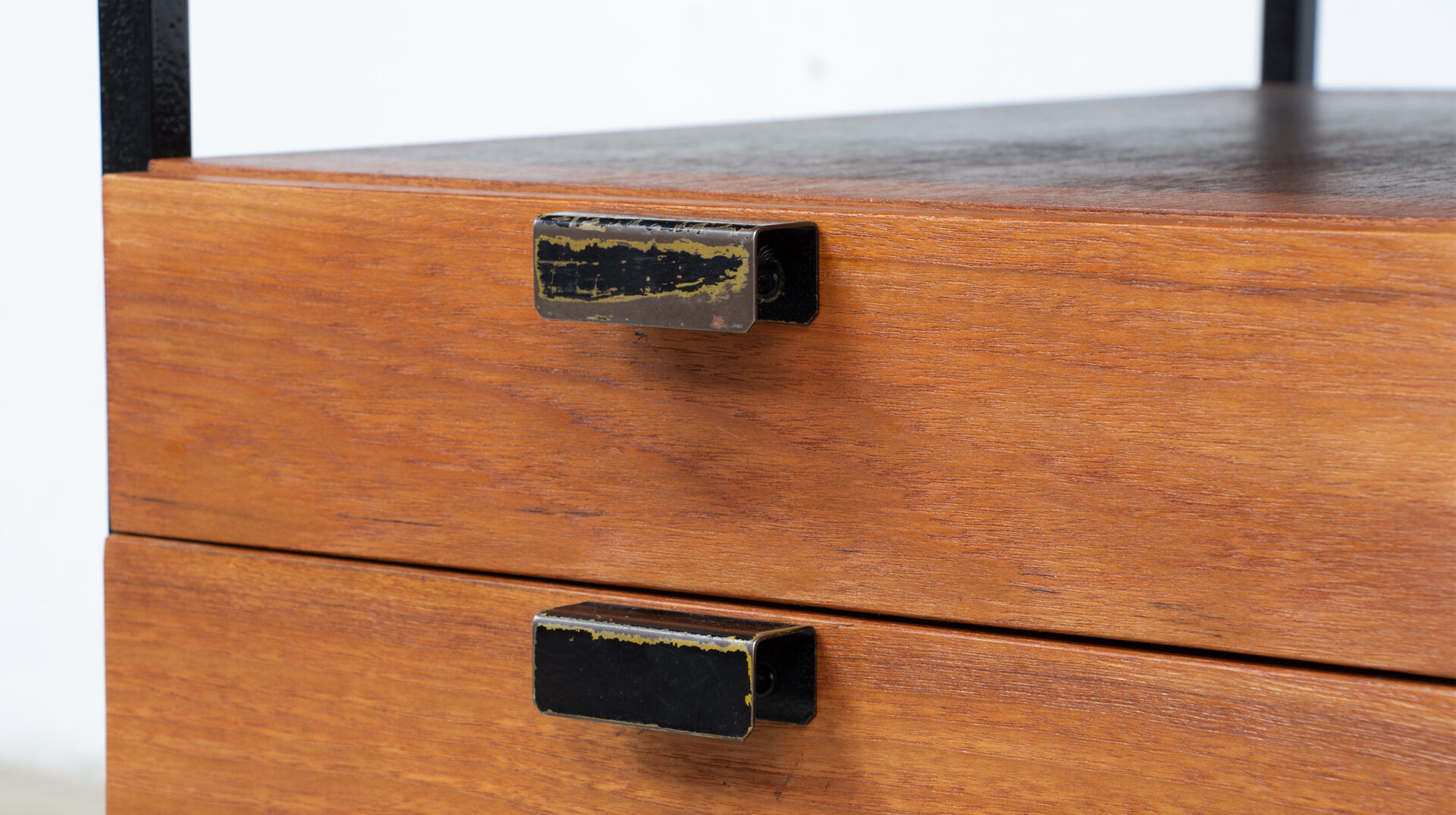 bureau-desk-vintage-pierre-paulin-thonet-mid-century-french-cm-172-olddesign-designer-home-decoration-teak-teck-modernisme