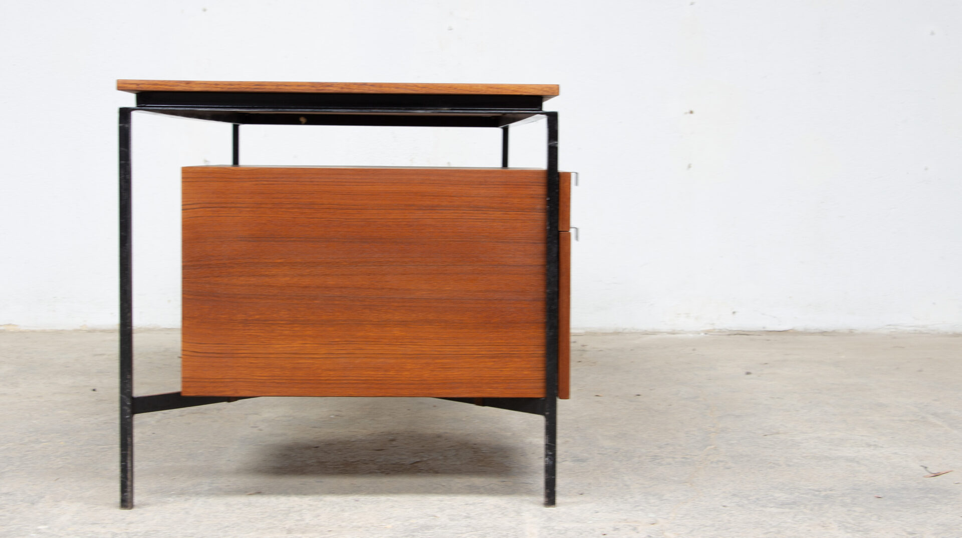 bureau-desk-vintage-pierre-paulin-thonet-mid-century-french-cm-172-olddesign-designer-home-decoration-teak-teck-modernisme