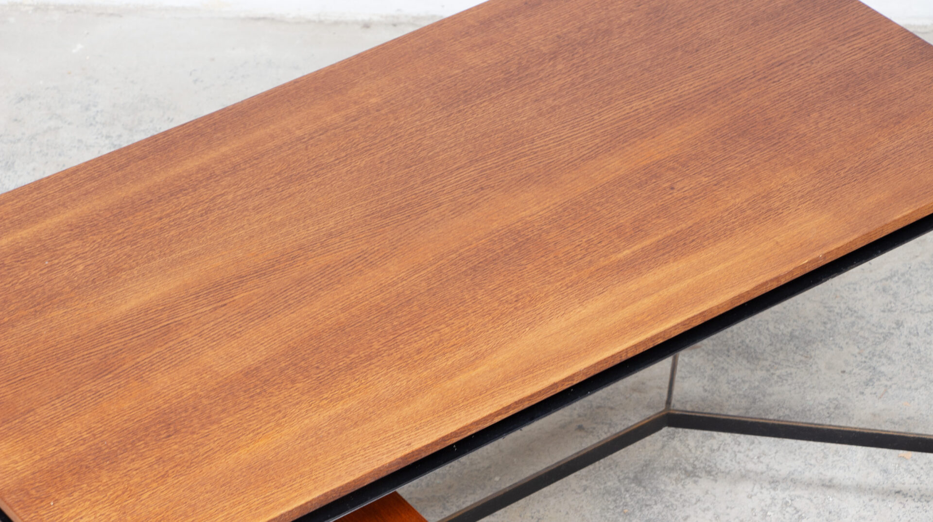 bureau-desk-vintage-pierre-paulin-thonet-mid-century-french-cm-172-olddesign-designer-home-decoration-teak-teck-modernisme