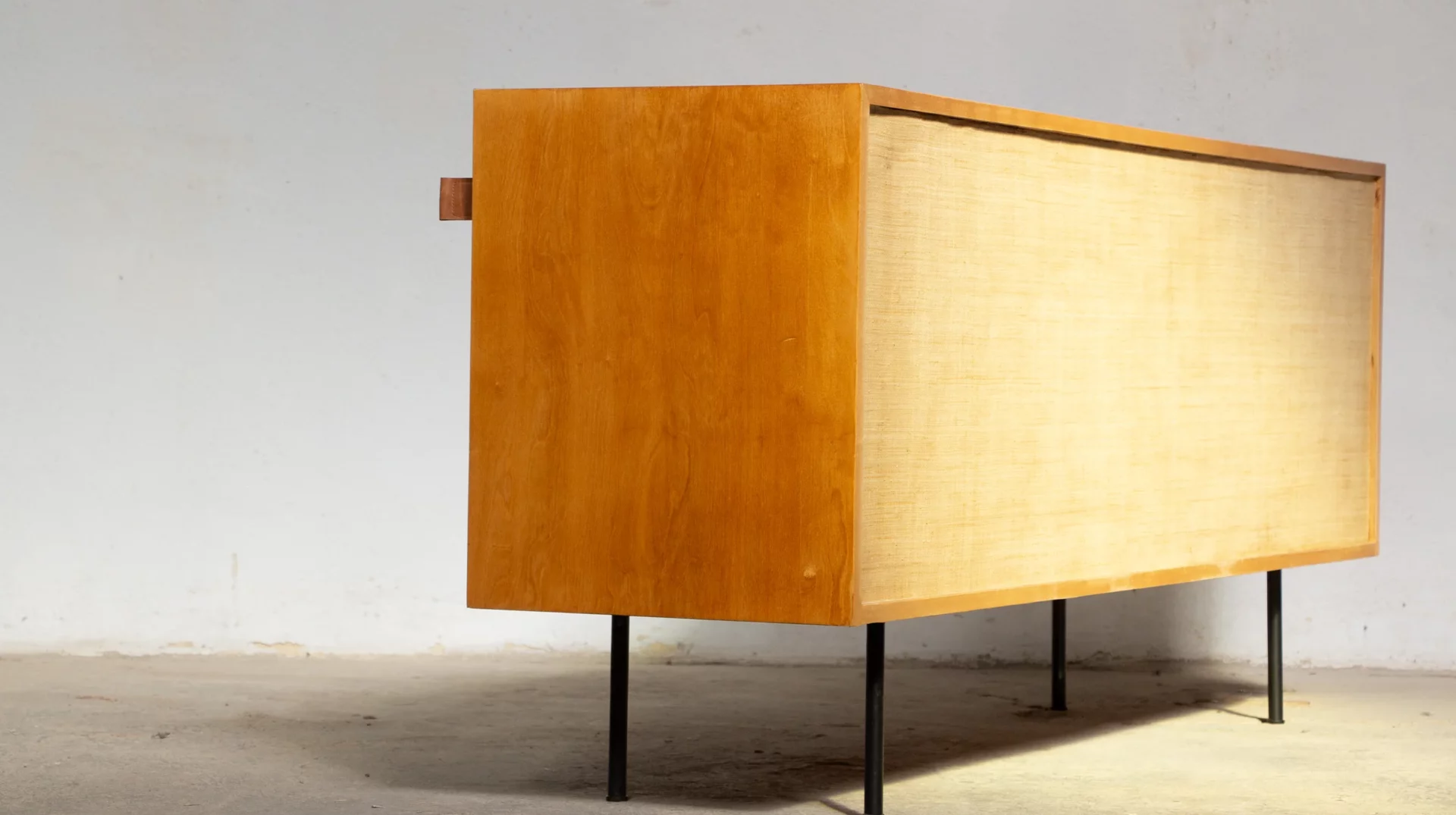 Enfilade vintage Florence Knoll modèle 116 en raphia, photo de côté/dos