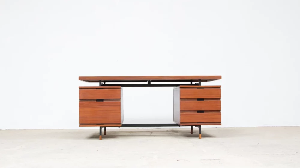 Bureau vintage Pierre Guariche pour Minvielle structure en acier noir, vue ensemble