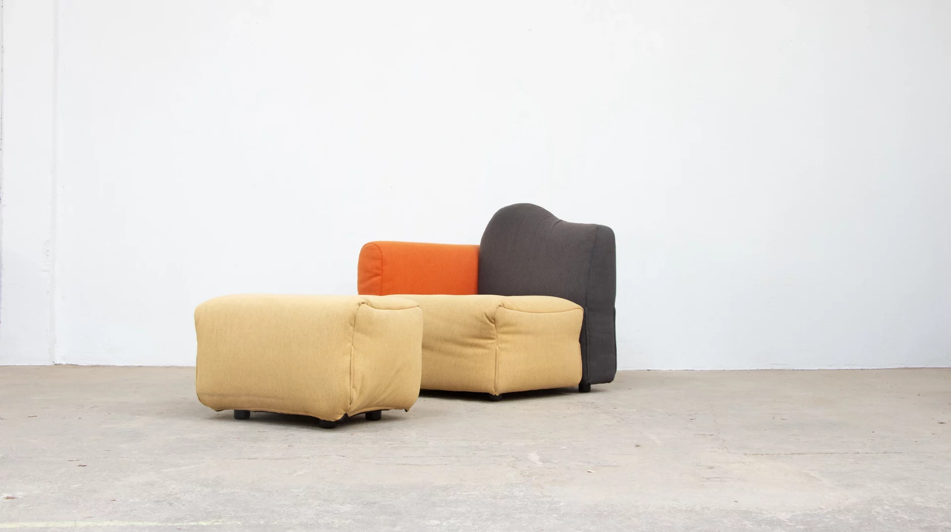 Fauteuil Cannaregio de Gaetano Pesce pour Cassina avec ottoman