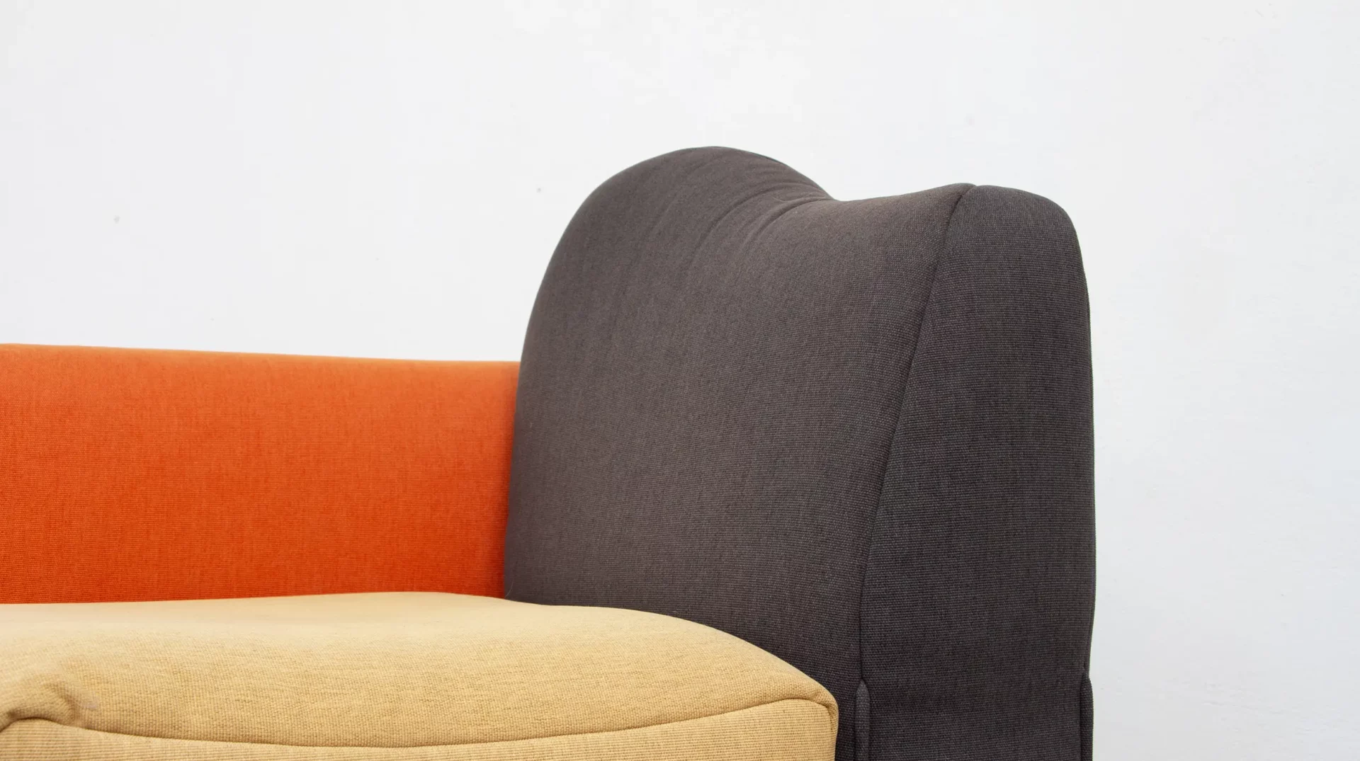 Fauteuil vintage Cannaregio de Gaetano Pesce édité par Cassina, gros plan sur le dossier