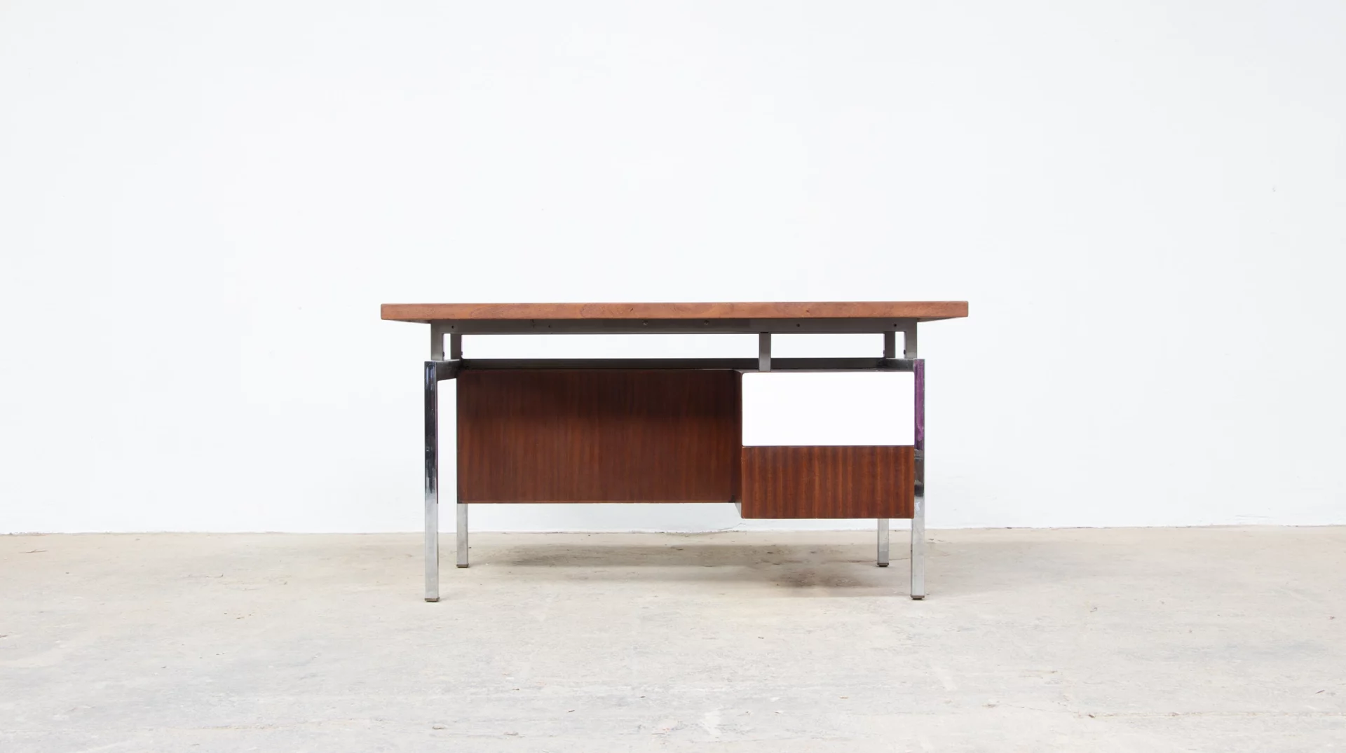 bureau Georges Frydman pour EFA, acajou et chrome, 1960, vue d'ensemble